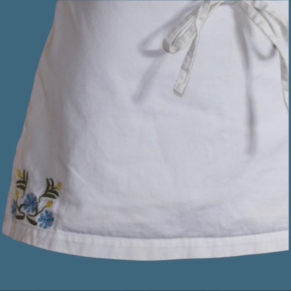 Blue Asphalt  - White/Floral Skort Size 7 - Picture 2 of 3